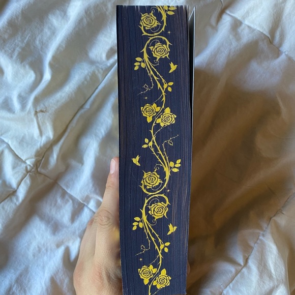 Twin Crowns - Picture 2 of 4